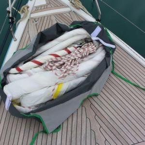 Rollgennaker-Topdown-Furling-Gennaker-verpackt in Gennakertasche Segeltasche